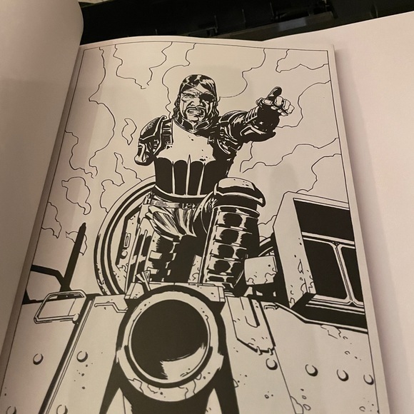 The Walking Dead Coloring Book/ NEW - Picture 6 of 10